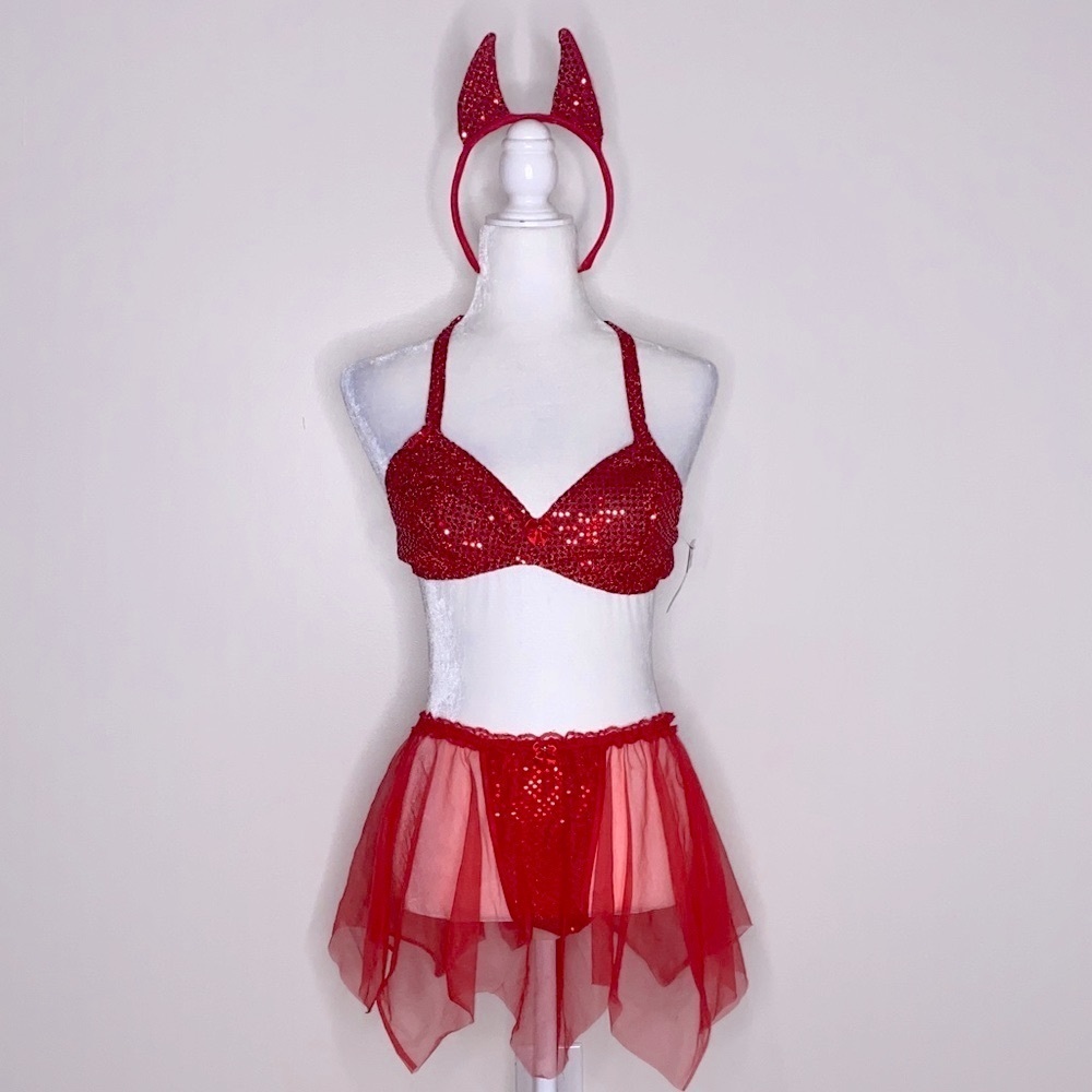 NWT Frederick's of Hollywood Red Devil Halloween Sequin Bra costume Set